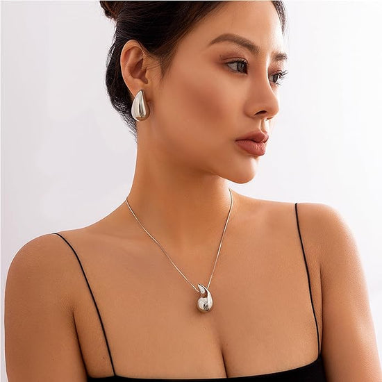 Load image into Gallery viewer, CLAIRE Chunky Waterdrop Necklace &amp;amp; Earring Set
