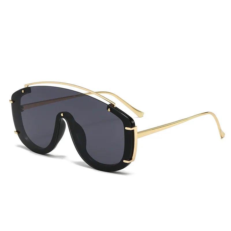 PRETTY SHADY Oversized Sunglasses